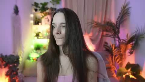 x Anna Leah x online show from August 13, 9:40 pm