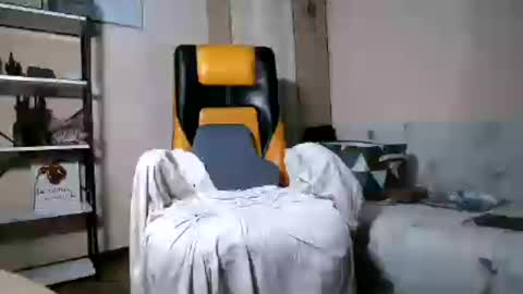 Anna online show from August 9, 2:51 pm