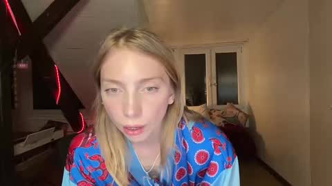 Anna Darko online show from May 11, 8:11 pm