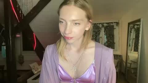 Anna Darko online show from June 18, 9:25 pm