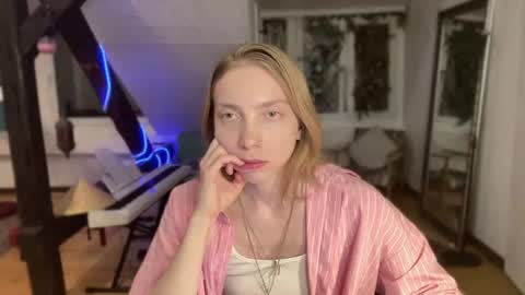 Anna Darko online show from July 12, 8:59 pm