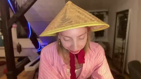 Anna Darko online show from July 12, 10:05 pm