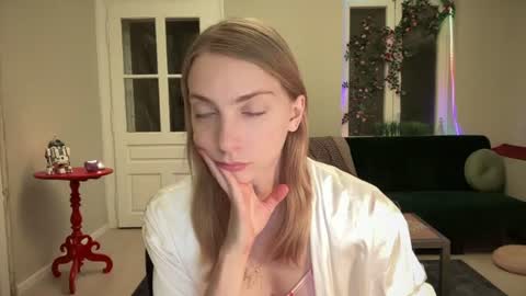 Anna Darko online show from August 1, 7:20 pm