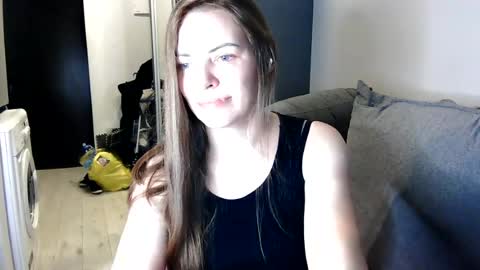 annadiamond1 online show from August 8, 10:10 pm