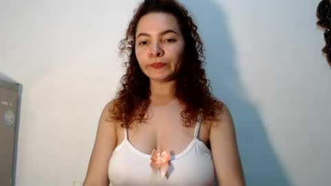 annaferrer20 online show from July 30, 12:40 am