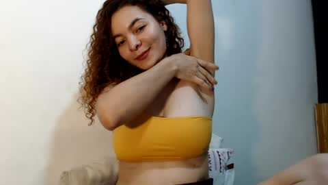 annaferrer20 online show from August 1, 10:49 pm