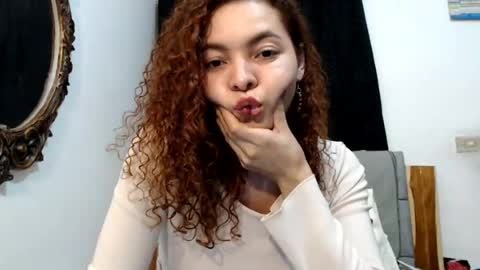 annaferrer20 online show from August 4, 12:07 am