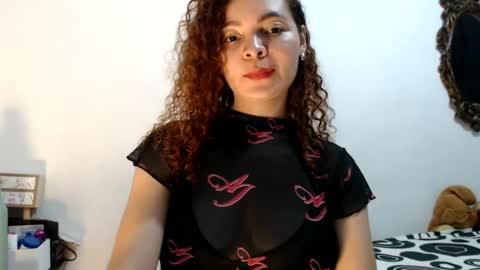 annaferrer20 online show from August 8, 1:05 am
