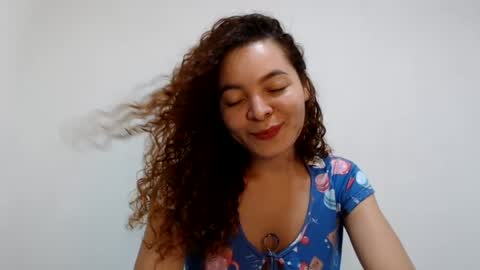 annaferrer20 online show from August 11, 4:14 am