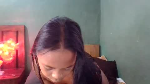 annah361037 online show from August 8, 7:19 am