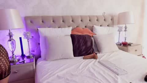 AnnaKarinaX online show from August 10, 7:32 am