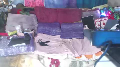AnnaMila online show from August 5, 5:55 pm