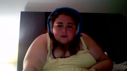 annaoftherealms online show from June 17, 2:10 am