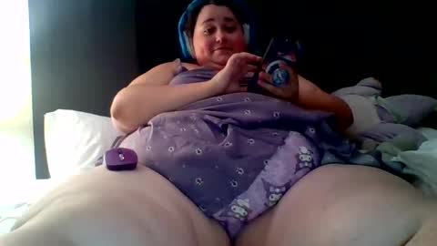 annaoftherealms online show from June 18, 2:33 am