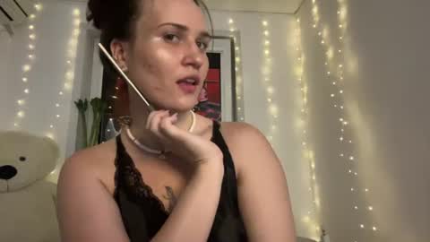 annasweetmuse online show from August 7, 5:46 pm