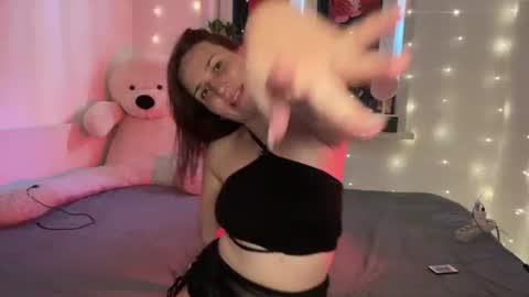 annasweetmuse online show from August 12, 10:17 am