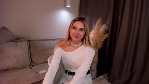 Betty online show from August 2, 5:42 pm