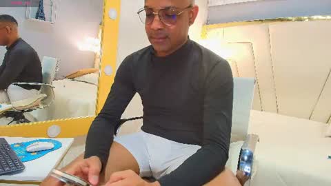 anndysex_ online show from August 11, 3:25 pm