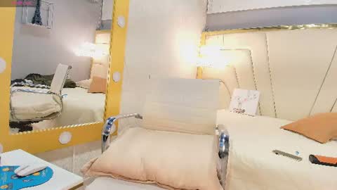 anndysex_ online show from August 12, 5:48 pm