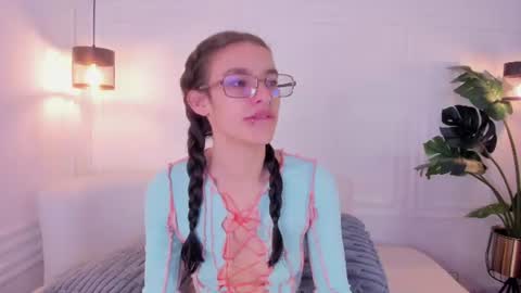 anne_millerr online show from August 13, 11:57 am