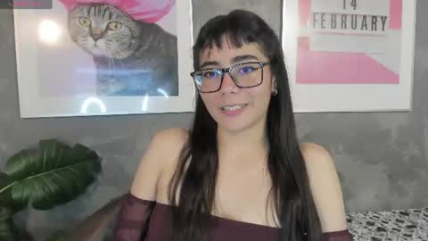 Annie online show from August 11, 9:33 am