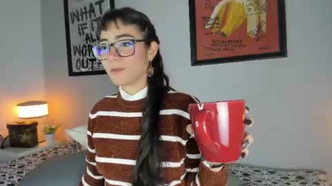 Annie online show from August 18, 5:02 am