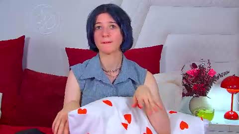 Anne online show from August 11, 8:44 pm