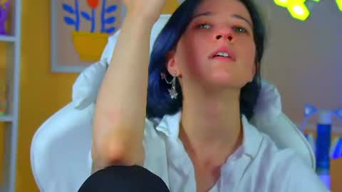Anne online show from August 12, 8:33 pm