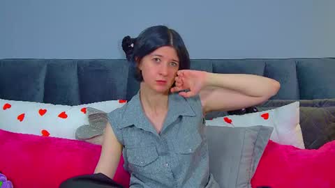 Anne online show from August 13, 8:45 pm