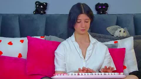 Anne online show from August 14, 12:14 am
