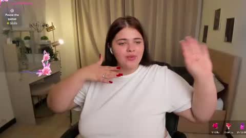 annette_nelsone online show from August 15, 7:45 am