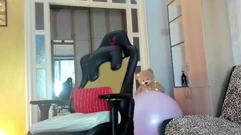 anngray1 online show from August 9, 12:50 pm