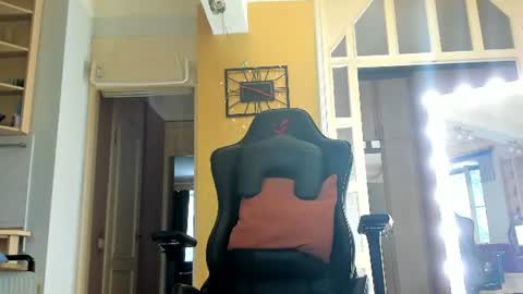 anngray1 online show from August 12, 12:51 pm
