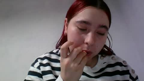 anni000__ online show from July 19, 10:17 am