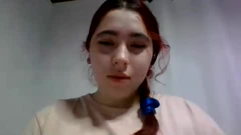 anni000__ online show from August 4, 11:46 pm