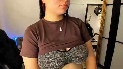 Annie Adams online show from August 8, 1:05 am