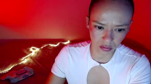 Annie online show from July 20, 2:42 pm
