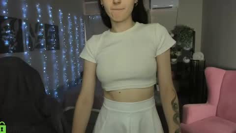 annieee_smith online show from August 9, 6:47 am