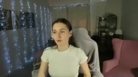 annieee_smith online show from August 13, 6:05 am