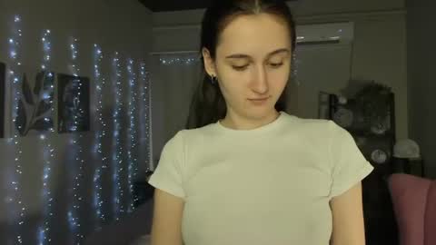 annieee_smith online show from August 13, 10:29 am