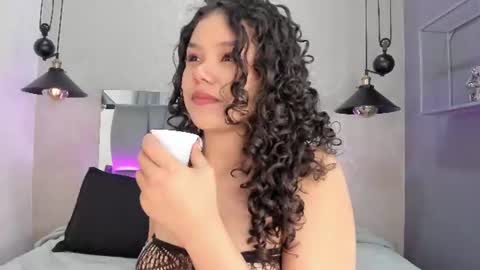 AnniePleasure  online show from August 4, 8:50 pm