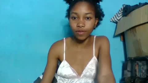 annieste online show from August 16, 8:46 pm