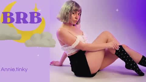 annietinky online show from May 1, 1:20 am