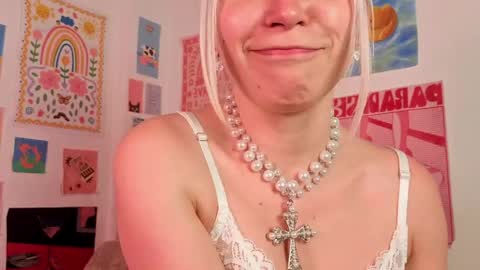 annietinky online show from May 1, 2:26 am