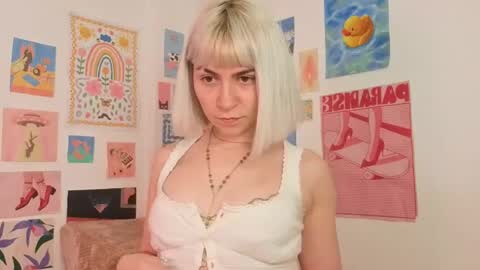 annietinky online show from May 6, 3:30 am