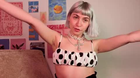 annietinky online show from June 1, 3:53 am