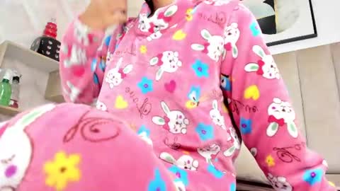 anniie_queen online show from August 5, 7:17 am