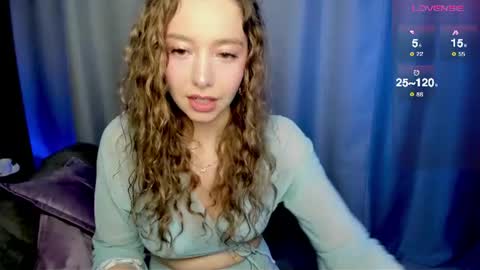 annvegga online show from June 17, 9:47 pm