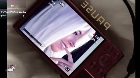 Anny online show from August 13, 7:33 am