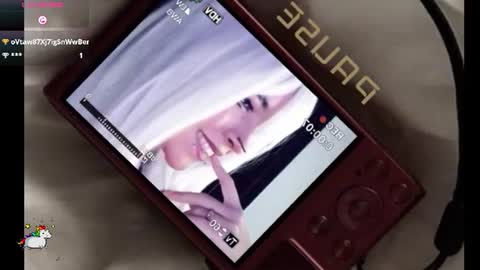 Anny online show from August 13, 8:39 am